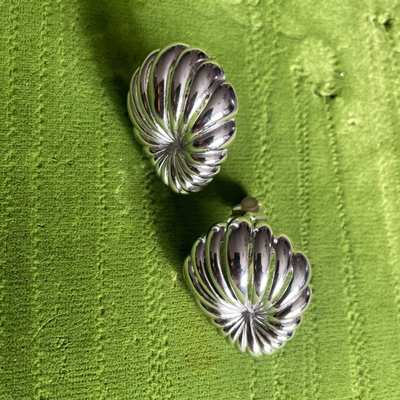 Givenchy Silver Shell Earrings - Picture 5 of 6